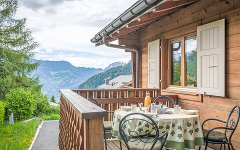 L'Eden: Wood, Furniture, Home, Chair, Cottage, Hardwood, Mountain Range, Wood Stain, Porch, Eco Hotel