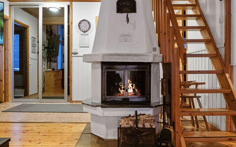 Katinkulma 2: Wood, Hardwood, Room, Wood Stain, Ceiling, Cottage, Wood Flooring, Log Cabin, Chair, Plank