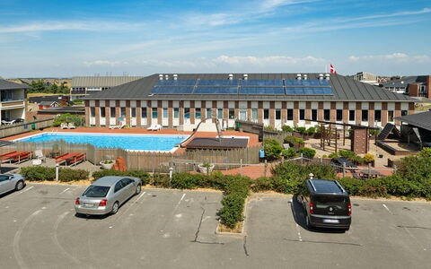 Mijat - 50M from the Sea: Swimming Pool, Composite Material, Resort, Hotel, Eco Hotel, Resort Town
