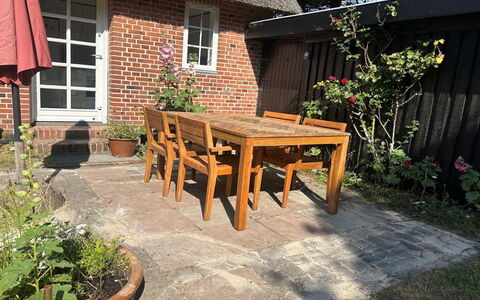 Ibbe - 3.5Km from the Sea: Estate, Shade, Driveway, Farmhouse