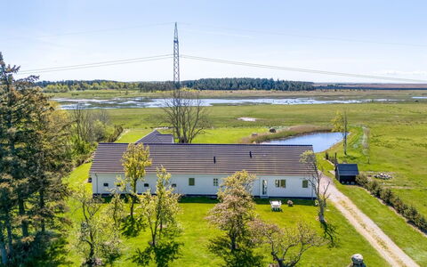 Kora - 2Km from the Sea: Siding, Daylighting