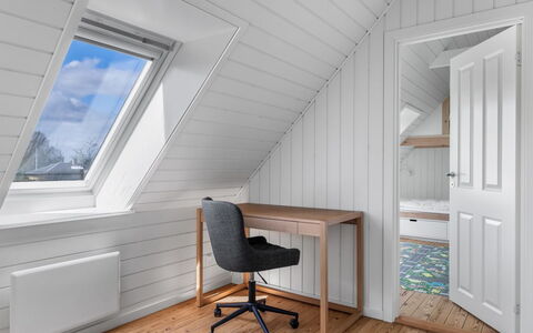 Gravers - 150M from the Sea: Roof, House, Home, Cottage, Door, Siding, Deck, Porch, Plank, Hardwood