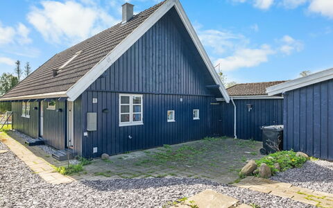 Gravers - 150M from the Sea: Roof, House, Home, Cottage, Door, Siding, Deck, Porch, Plank, Hardwood