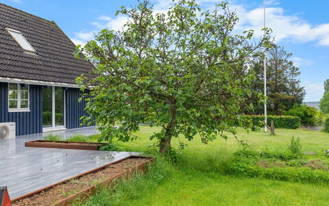 Gravers - 150M from the Sea: Roof, House, Home, Cottage, Door, Siding, Deck, Porch, Plank, Hardwood