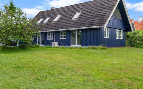 Gravers - 150M from the Sea: Roof, House, Home, Cottage, Door, Siding, Deck, Porch, Plank, Hardwood