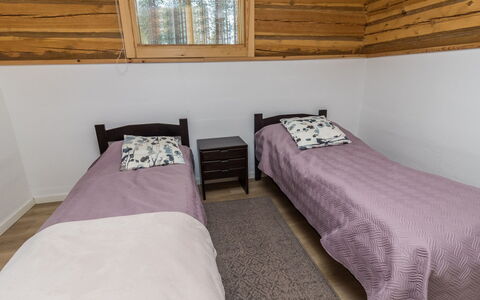 Juohde: Wood, Floor, Flooring, Bedroom, Bed, Interior Design, Bed Sheet, Bed Frame, Bedding, Room