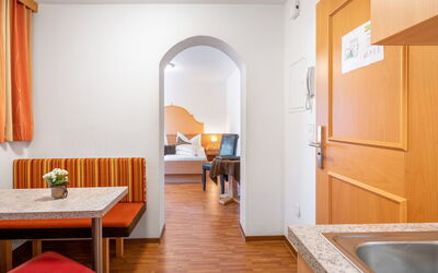 Accommodation:&nbsp;Rosa 905.10