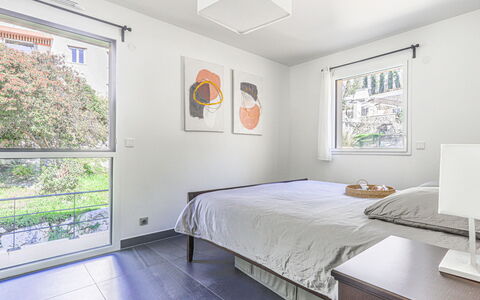 Prestige View: Furniture, Interior Design, Wall, Bed, Flooring, Bedroom, Ceiling, Floor, Wood, Room