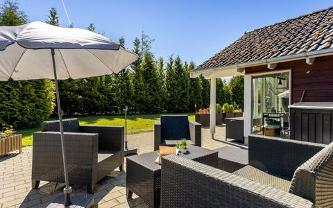 Srebrenka - 900M from the Sea: Estate, Shade, Driveway, Farmhouse