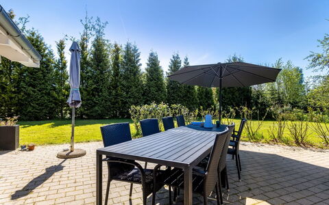 Srebrenka - 900M from the Sea: Estate, Shade, Driveway, Farmhouse