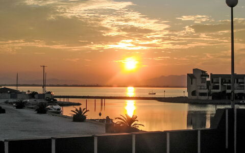 Le Barcarès 969: Sky, Dusk, Afterglow, Sunset, Horizon, Sunrise, Evening, Red Sky At Morning, Sunlight, Morning