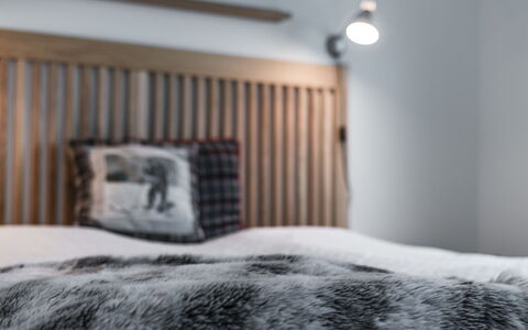 Trillevallen 3: Bedroom, Bed, Linens, Bedding, Bed Sheet, Furniture, Bed Frame, Lamp, Hardwood, Pillow