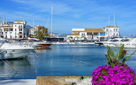 Villa Sara: Boat, Marina, Water, Watercraft, Waterway, Boats And Boating--Equipment And Supplies, Port, Harbor, Dock