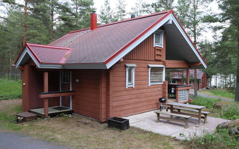 Puolukka 2: Wood, House, Cottage, Roof, Home, Shed, Siding, Rural Area, Garden Buildings, Log Cabin