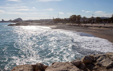 Cagnes Provencal: Body Of Water, Coast, Coastal And Oceanic Landforms, Shore, Beach, Sea, Rock, Horizon, Wind Wave, Ocean