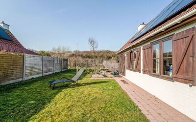 De Haan 599: Sky, Grass, Roof, Home, House, Cottage, Land Lot, Rural Area, Plain, Farmhouse