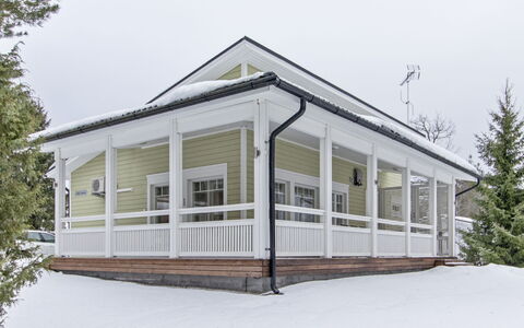 Villa Onnela: Wood, Winter, Snow, Roof, Home, Freezing, Cottage, Porch, Siding, Sash Window