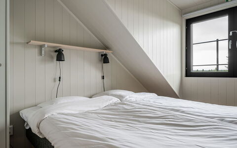 Renstråket 2002: Bedroom, Wall, Bed, Wood, Floor, Flooring, Interior Design, Bed Sheet, Bedding, Ceiling