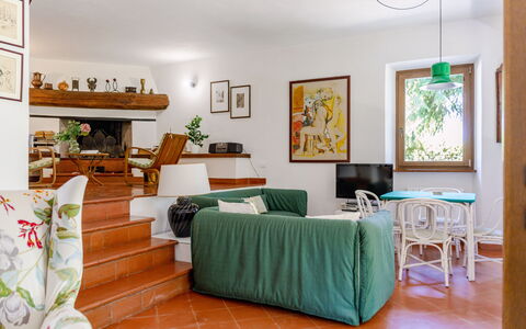 Casa Iume: Furniture, Interior Design, Flooring, Wall, Couch, Floor, Wood, Room, Living Room, Ceiling