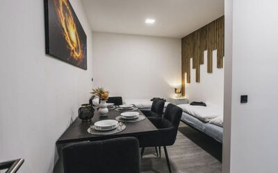 Accommodation:&nbsp;Historic Centre 100.1