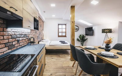 Accommodation:&nbsp;Historic Centre 100.2