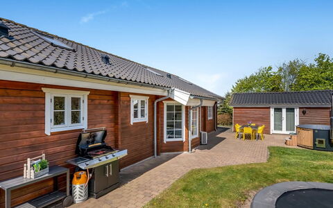 Gunwald - 1Km to the Fjord: Cottage, Shed, Hut, Farmhouse, Prairie, Shack, Barn, Log Cabin, Garden Buildings