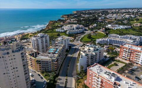 Bernies Folly: Apartment, Condominium, Residential Area, Hotel, Shade, Balcony, Swimming Pool, Resort Town