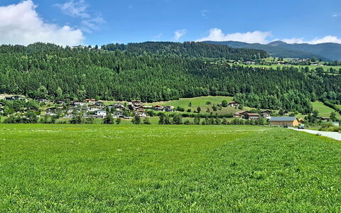 Mittersill 700: Green, Grass, Mountainous Landforms, Grassland, Field, Plain, Natural Landscape, Landscape, Summer, Rural Area