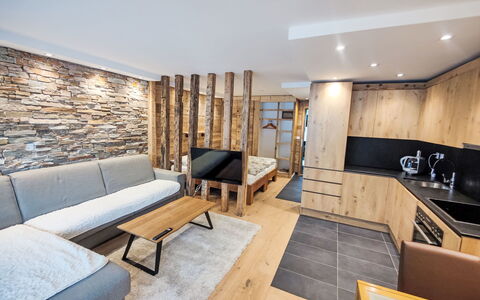 Accommodation:&nbsp;Cristal 649.7