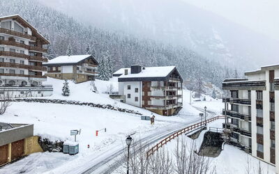 Accommodation:&nbsp;Cristal 649.12