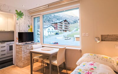 Accommodation:&nbsp;Cristal 649.2