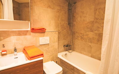 Accommodation:&nbsp;Cristal 649.11