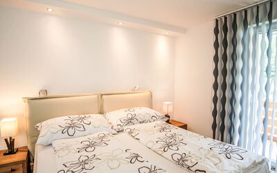 Accommodation:&nbsp;Cristal 649.11