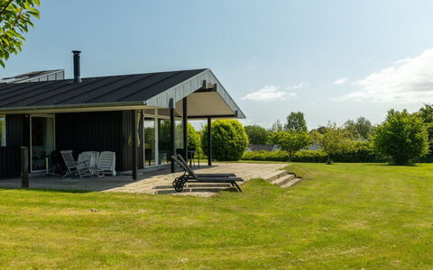 Erlinda - 600M from the Sea: Estate, Shade, Driveway, Farmhouse