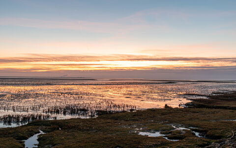 Rollis Kate: Sky, Water, Water Resources, Horizon, Dusk, Natural Landscape, Ecoregion, Sunset, Cloud