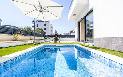 Sunny Pool