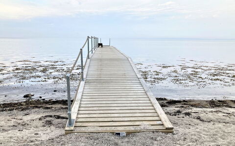 Bjart - 150M from the Sea: Interior Design, Ceiling, Apartment, Flooring, Furniture, Floor, Room, Lighting, Home, Couch