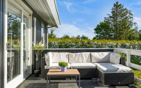 Bjart - 150M from the Sea: Apartment, Condominium, Estate, Balcony, Villa, Hotel