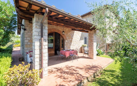 Gaiole in Chianti 915: Brick, Door, Garden, Brickwork, Flowerpot, Backyard, Farmhouse, Houseplant, Hacienda, Estate