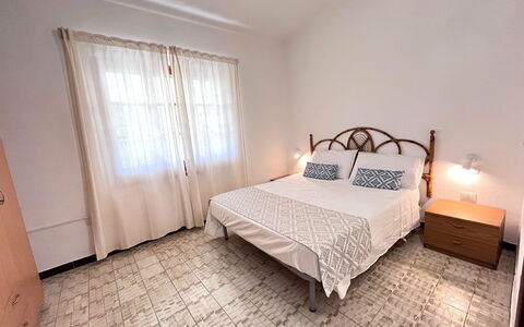 Itaca: Bed, Furniture, Floor, Bedroom, Flooring, Interior Design, Bed Sheet, Bedding, Wood, Ceiling