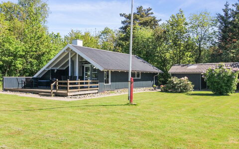 Rosalie - 29Km from the Sea: Estate, Shade, Driveway, Farmhouse