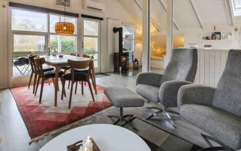 Rosalie - 29Km from the Sea: Estate, Shade, Driveway, Farmhouse