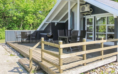 Rosalie - 29Km from the Sea: Estate, Shade, Driveway, Farmhouse
