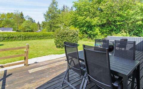 Rosalie - 29Km from the Sea: Estate, Shade, Driveway, Farmhouse