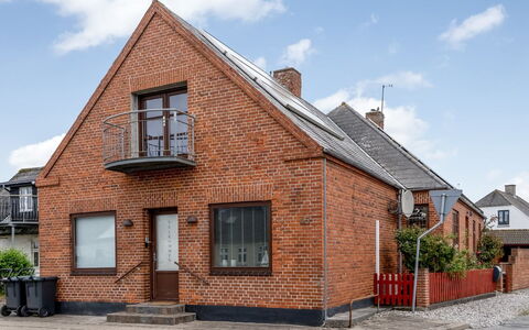 Jantje - 200M from the Sea: Wood, Home, Porch, Deck, Hardwood, Roof, Wood Stain, Wood Flooring, Eco Hotel