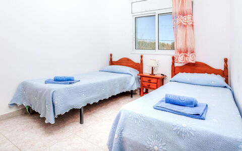 Palmera Ii: Apartment, Floor, Home, Ceiling, Bedroom, Bed, Wood Flooring, Hotel, Hardwood, Bedding