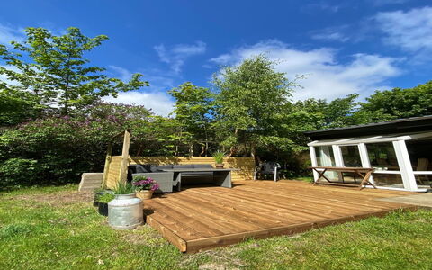 Riitta - from the Sea: Wood, Land Lot, Garden, Backyard, Deck, Hardwood, Wood Stain, Shade, Plank, Cottage