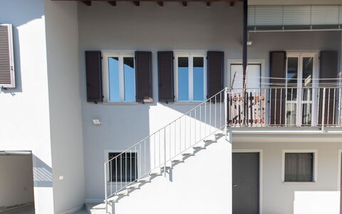Maria: Watercraft, Boat, Apartment, Marina, Outdoor Furniture, Shade, Boats And Boating--Equipment And Supplies, Balcony, Resort, Dock