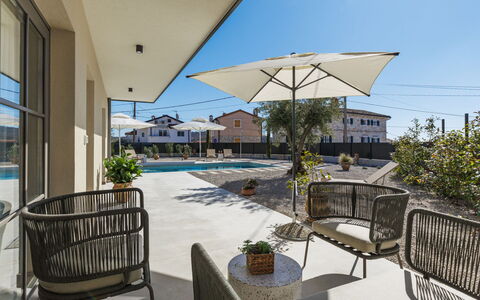 Minda: Swimming Pool, Outdoor Furniture, Resort, Sunlounger, Shade, Hotel, Resort Town, Thermae, Eco Hotel, Umbrella