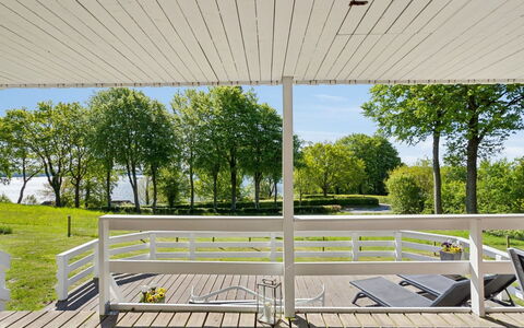 Conradine - 600M from the Sea: Apartment, Condominium, Estate, Balcony, Villa, Hotel